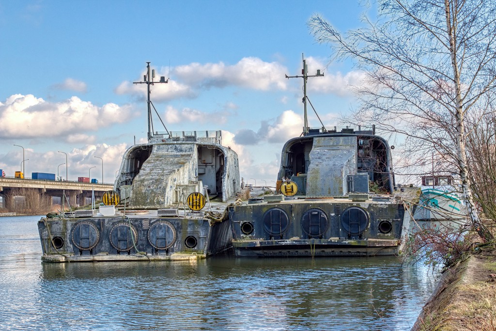 HDR urbex trash naval boats antwerpen torpedoboot torpedoboat torpilleur marine maritiem navy abandoned verlaten decay lost place places abandonne